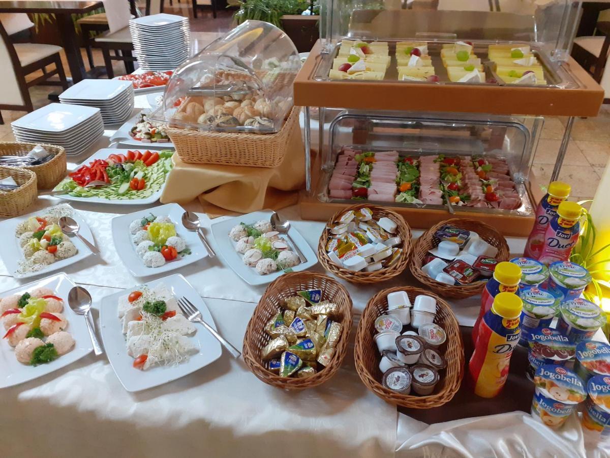 Hotel Sahara Bielsko-Biała Dış mekan fotoğraf