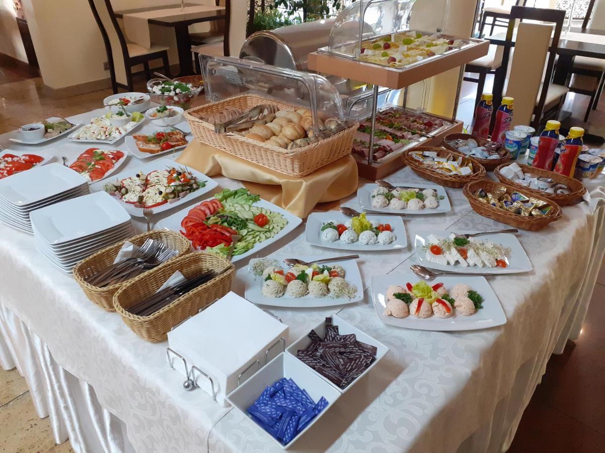 Hotel Sahara Bielsko-Biała Dış mekan fotoğraf