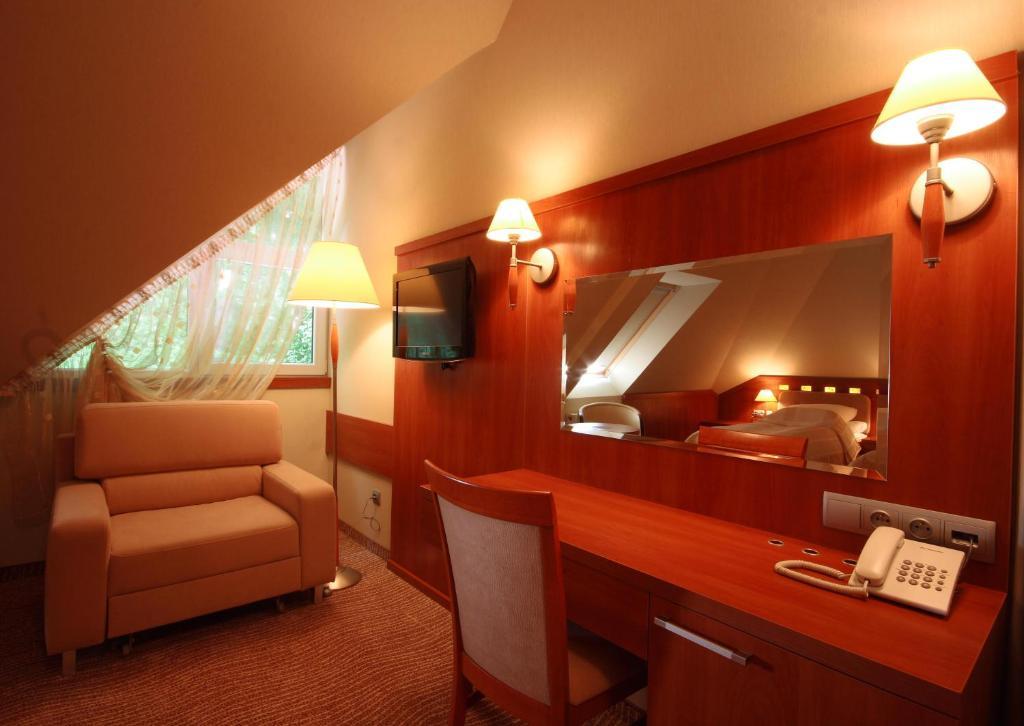Hotel Sahara Bielsko-Biała Oda fotoğraf