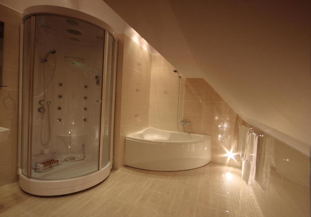 Hotel Sahara Bielsko-Biała Oda fotoğraf