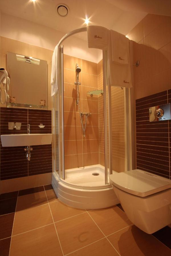 Hotel Sahara Bielsko-Biała Oda fotoğraf